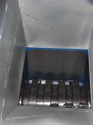 プラスチックおよび材料用リッピングミル