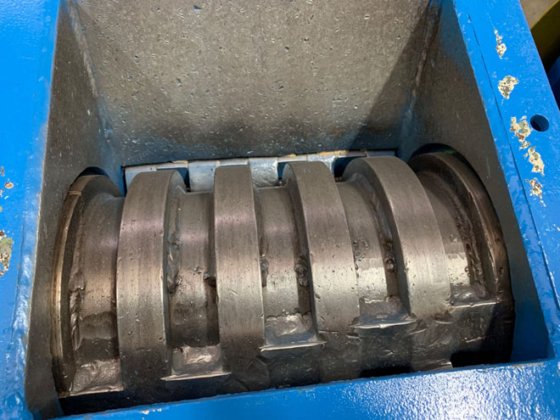 プラスチックおよび材料用リッピングミル