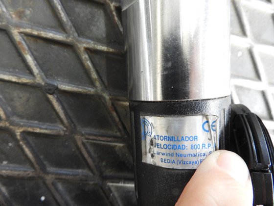 LARWIND 空気圧式ドライバー