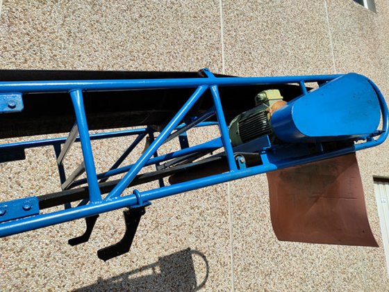 移動式コンベアベルト