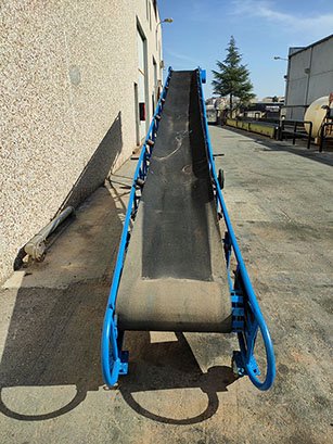 移動式コンベアベルト