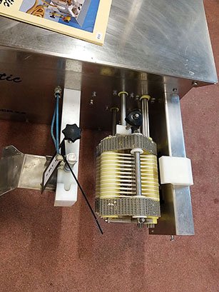 1995年 TWISTOMATIC 2000 型天然肠皮扭转机