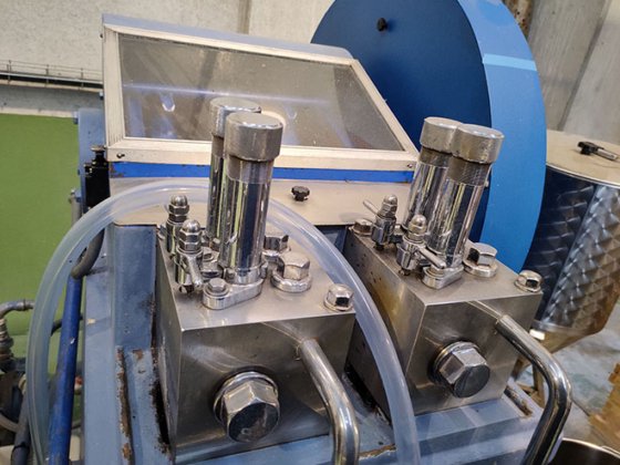 アメンドゥニ ニコラ オリーブ圧搾セット