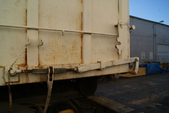 下水汚泥15m3用防水ケース。