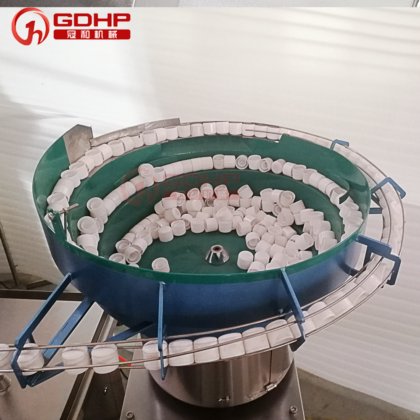 药用消毒剂爽肤水香水喷雾数码液体灌装机价格装瓶机