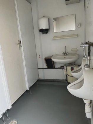 Bad-WC Container