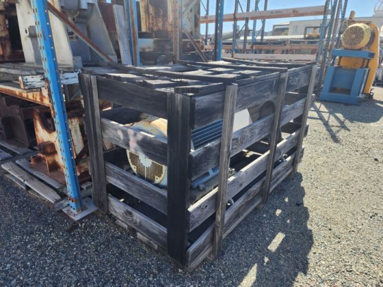 ヒドラタイタンポンプ 200 x 200