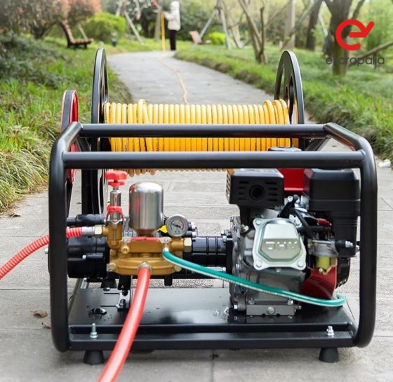 ガソリン式噴霧器（150mホース付き）（新製品）