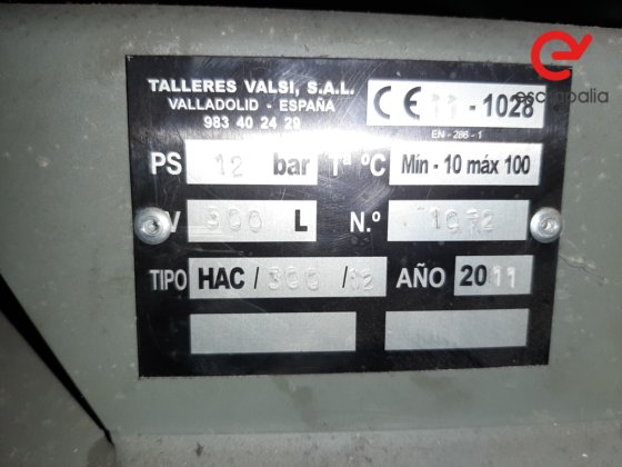 一批钢制储罐 - 300 升（水平）。