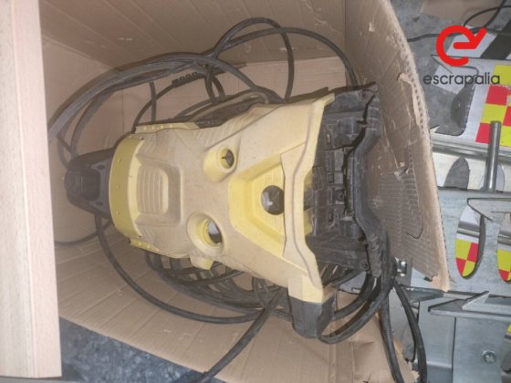 卡赫牌水力清洁剂。有效期至 0261