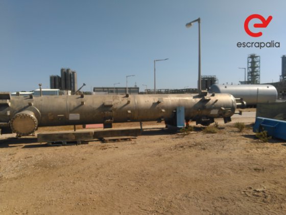 吸收塔 C2 – T33110。制造商:林德股份公司