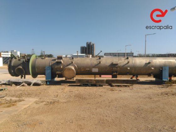 吸收塔 C2 – T33110。制造商:林德股份公司