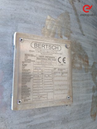 吸收塔 C2 – T33110。制造商:林德股份公司