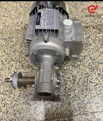 モーター減速機。三相