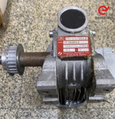 モーター減速機。三相