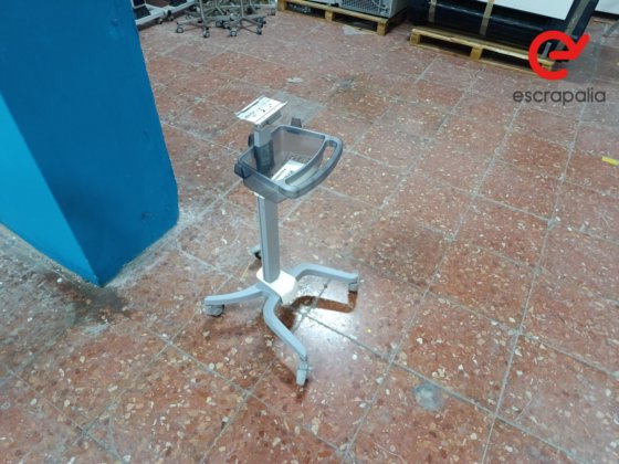 医療用モニター用カート