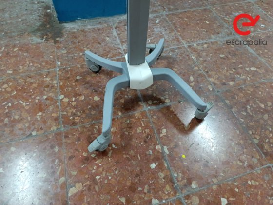 医療用モニター用カート