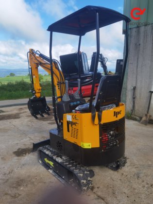 柴油旋挖机 1000kg（新）