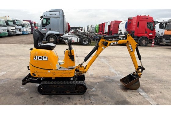 2016 JCB 8008