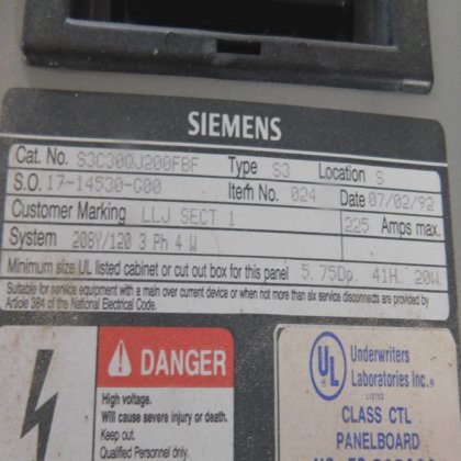 Siemens S3C30QJ200FBF Panelboard Enclosure 208Y/120 3P4W Main 225A + 30 ...