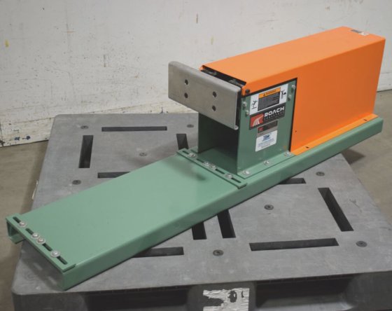 Roach Conveyor Pneumatic/Electric Box Pusher Primo Sort Extends:16