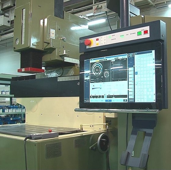 1986 EDNC85, Makino Milling Machine Co. in Tatebayashi, Japan