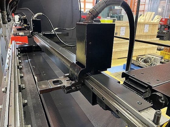 2001 アマダ FBD-8025NT