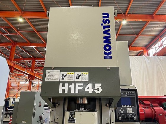 2002 コマツ H1F45