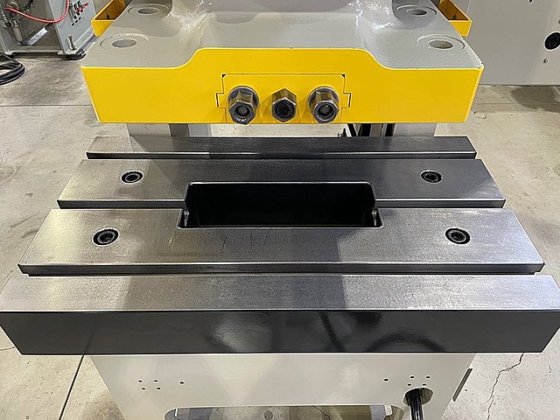 2002 コマツ H1F45