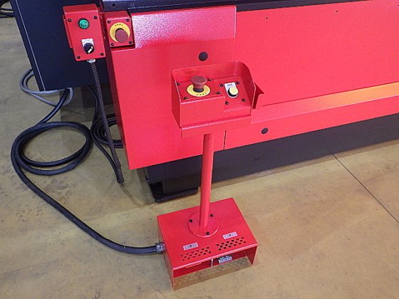 2012 アマダ HDS-8025NT