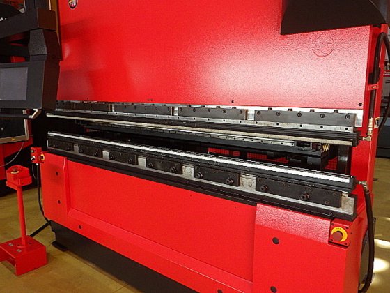 2012 アマダ HDS-8025NT