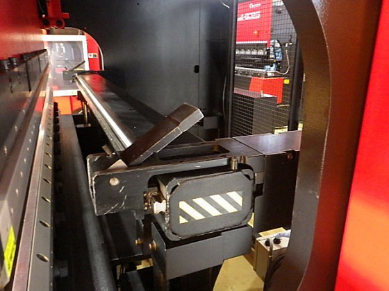 2012 アマダ HDS-8025NT