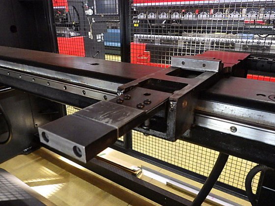 2009 アマダ HDS-8025NT