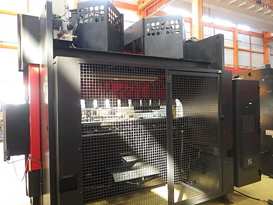 2009 アマダ HDS-8025NT