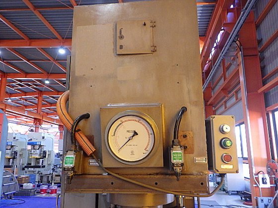 1981 東和精機 PHKS10-300