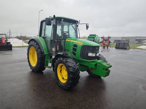 John Deere 6330