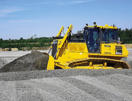 Komatsu D65EXi/PXi-18