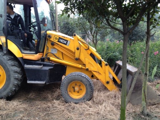 JCB 3CX front end loader