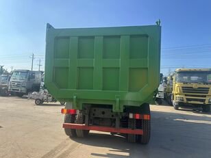 新型HOWOダンプトラック