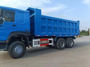 新型HOWOダンプトラック