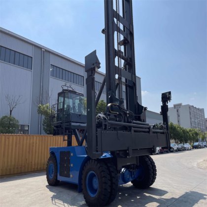 ECH80E Electric Empty Container Handler