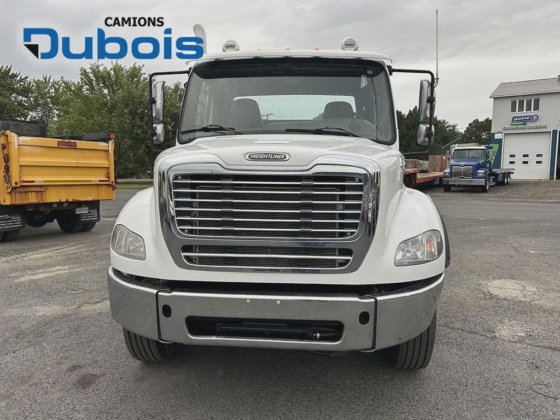 2012 Freightliner M2-112