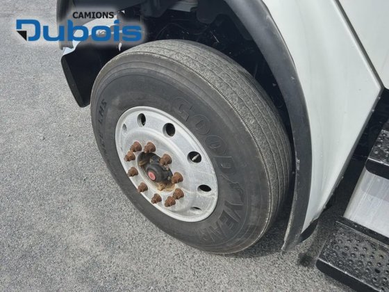 2018 Freightliner M2-106