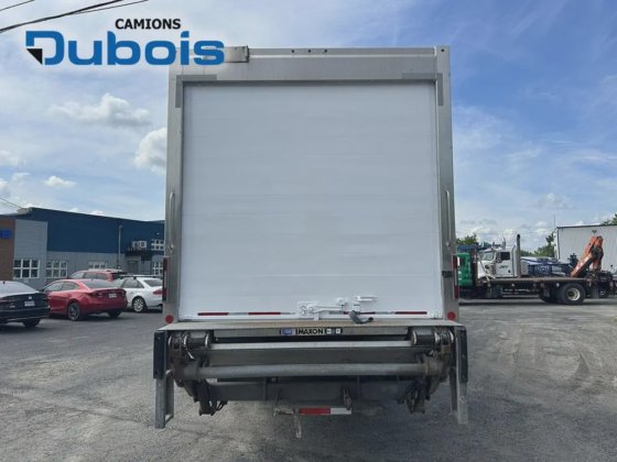 2018 Freightliner M2-106