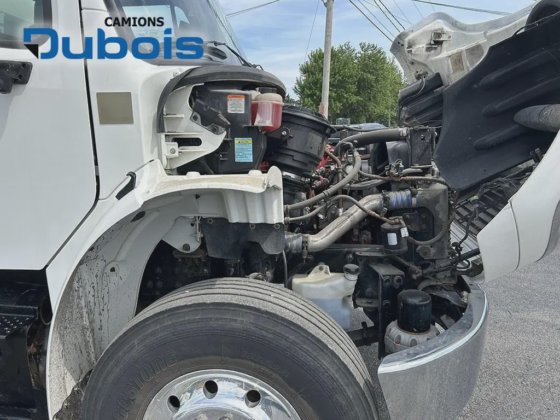 2018 Freightliner M2-106