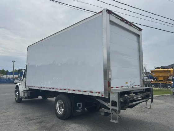 2019 Freightliner M2-106