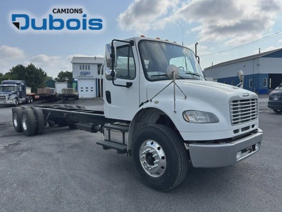 2017 Freightliner M2-106