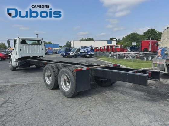 2017 Freightliner M2-106