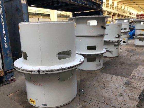 KUKA ロボット台座