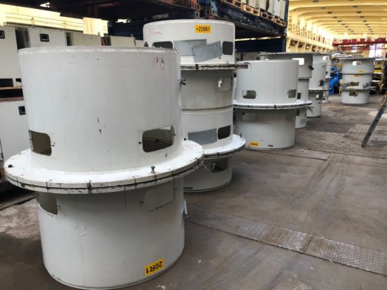 KUKA ロボット台座